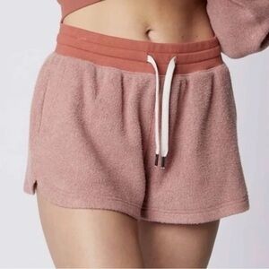 NWT Feat Womens BlanketBlend
Shorts Terracotta XS